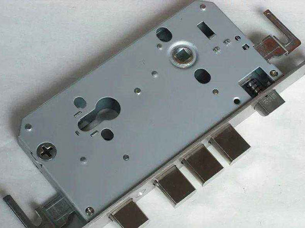 连云24小时上门开锁公司